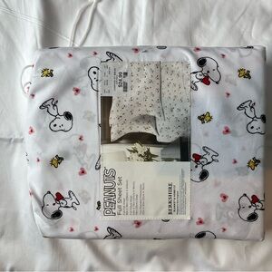Peanuts Snoopy Heart Full Sheet Set
